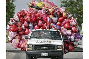 Можно ли оставлять шарики на ночь в машине? фото